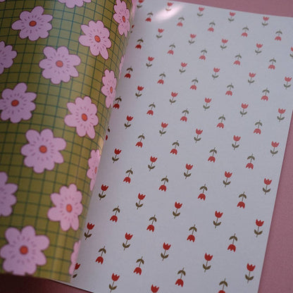 Scrapbook paper fleuri