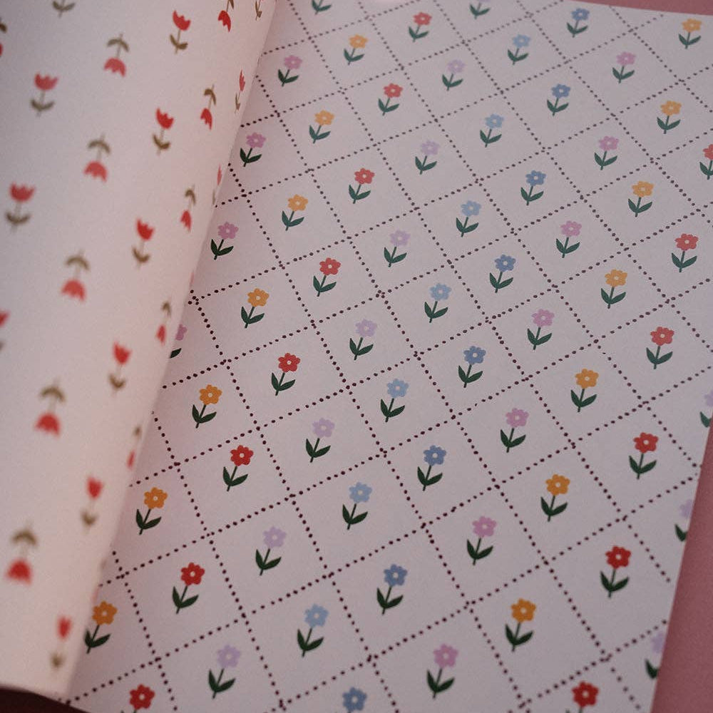 Scrapbook paper fleuri